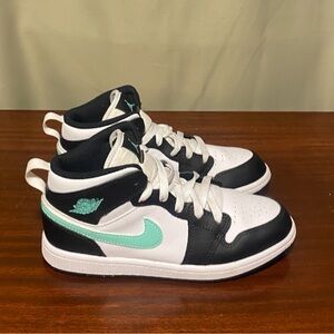 Nike Air Jordan 1 Mid Green Glow Kids Lifestyle Shoes Size 3Y